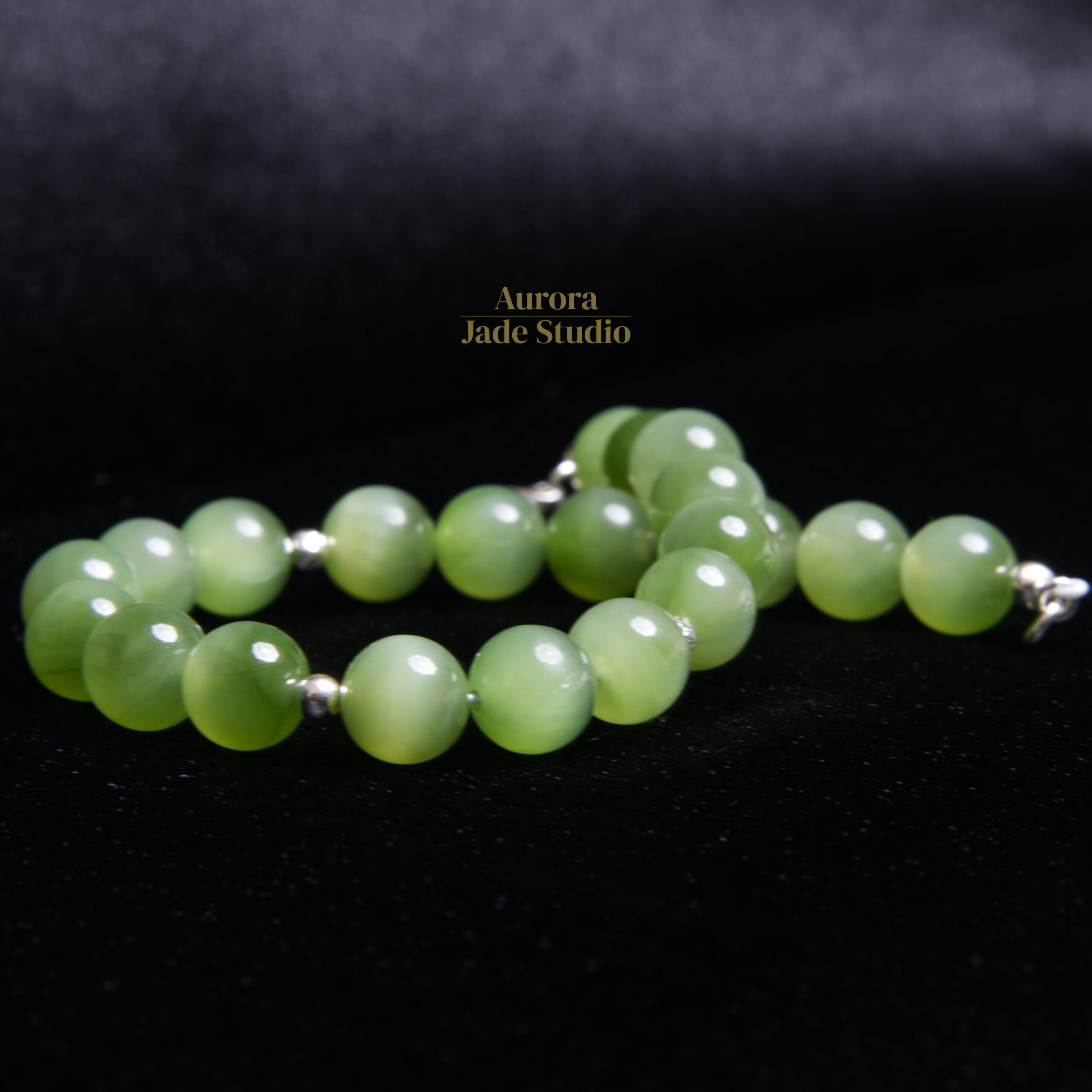 Siberian Nephrite Jade Bracelet – Cat’s-Eye Apple Green 8mm - Image 7