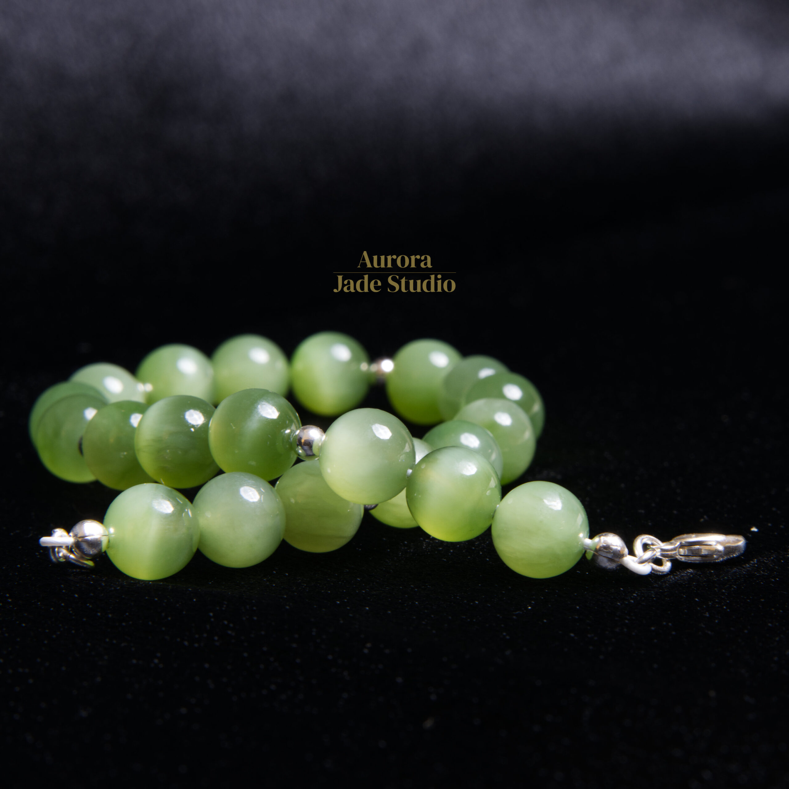 Siberian Nephrite Jade Bracelet – Cat’s-Eye Apple Green 8mm - Image 8