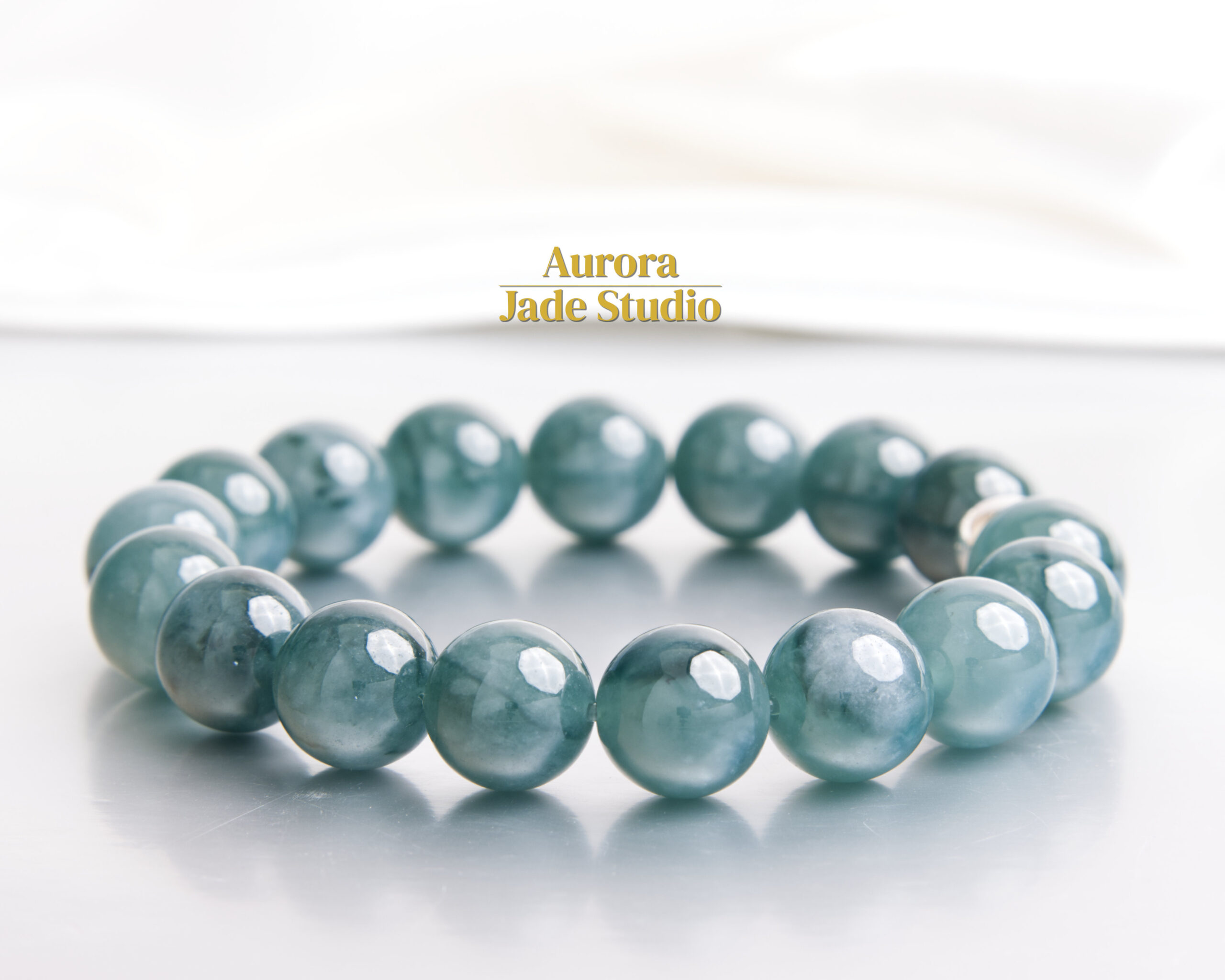 Natural Guatemalan Green Jadeite Bracelet – Certified Type A Jade - Image 9