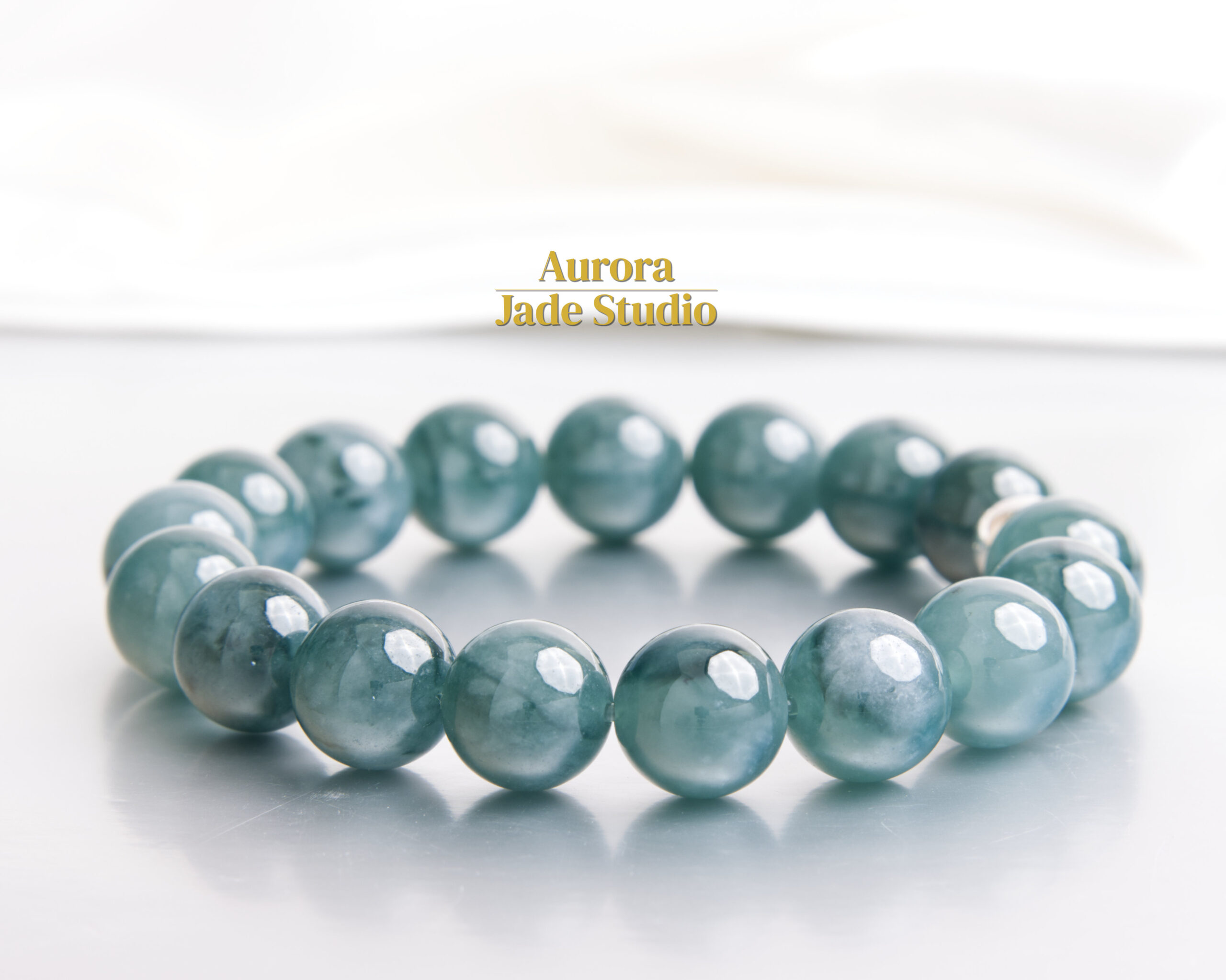 Natural Guatemalan Green Jadeite Bracelet – Certified Type A Jade - Image 5